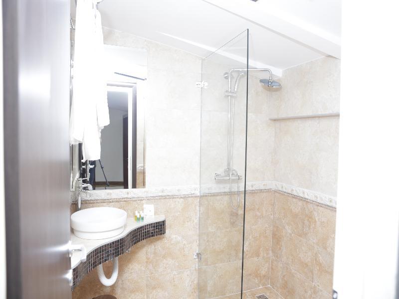 Garni Hotel Fortuna Belgrad Exteriör bild